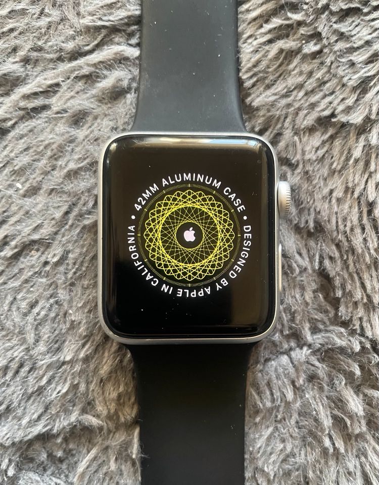 Apple Watch 3 Nike Edition 42 mm Alu Case Silber in Köln