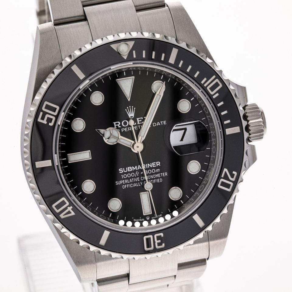 Rolex Submariner Date 41 Stahl Schwarz 126610LN wie NEU 2021 Full in Hannover