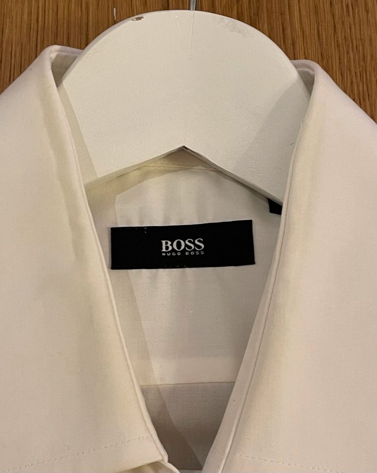 Hugo Boss Herren Hemd Gr. S / 38 weiß Manschettenhemd Manschetten in  München - Maxvorstadt | eBay Kleinanzeigen ist jetzt Kleinanzeigen