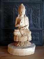 Buddha aus echtem Sandelholz geschnitzt, signiert und nummeriert Stuttgart - Stammheim Vorschau