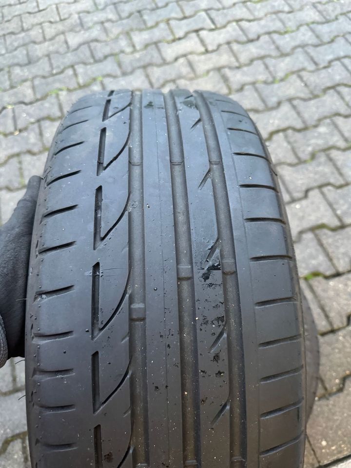 2x 225 45 19 Sommerreifen Bridgestone Reifen Stern RFT in Brigachtal