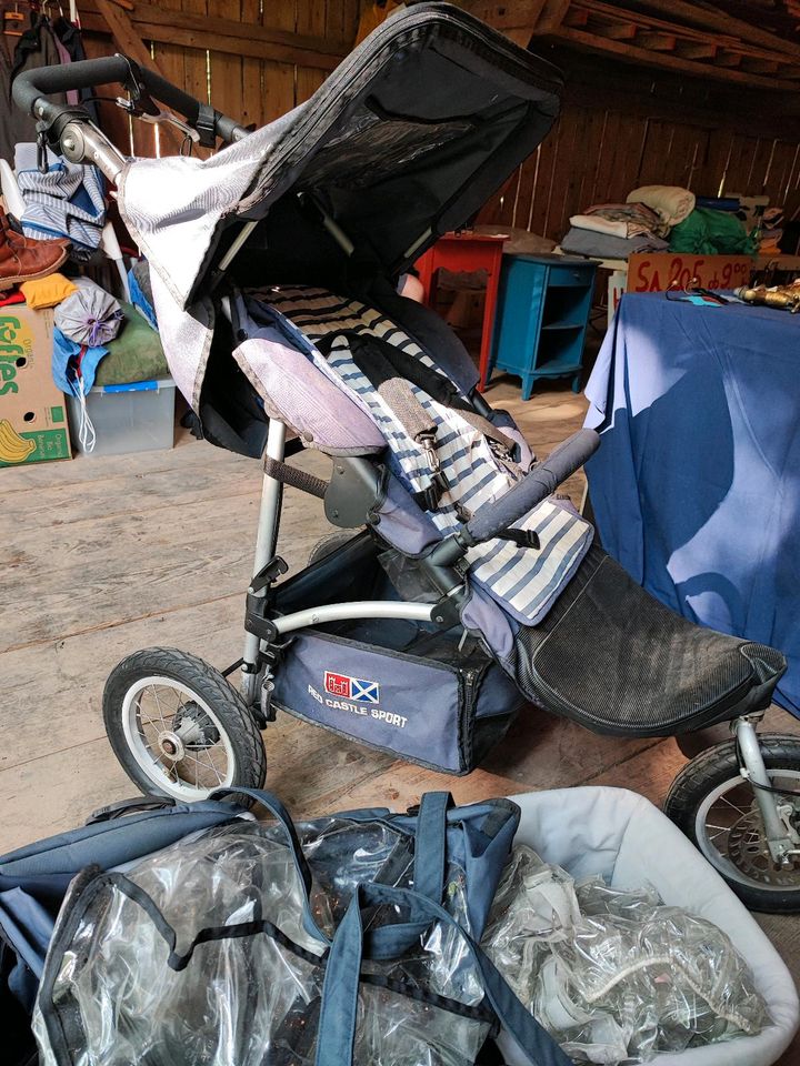 Kinderwagen, Buggy, shopn jogg mit Zubehör in Pittenhart