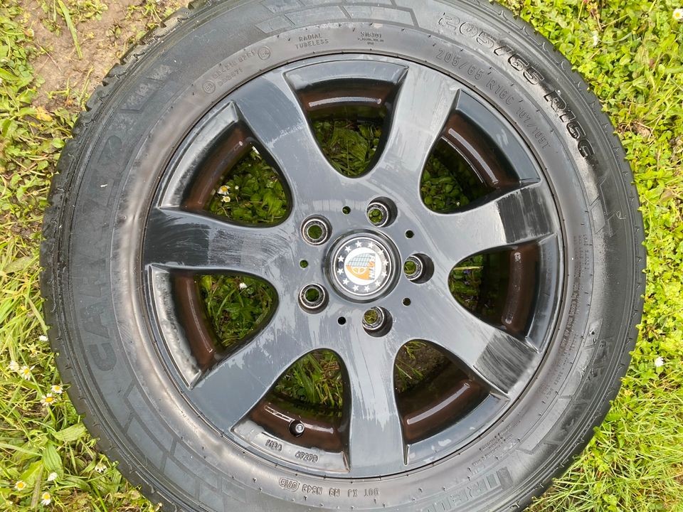 Platin Felgen mit Sommerreifen 205/65 R16C in Kenzingen