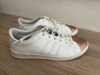 ADIDAS Sneaker Gr. 40 weiß roségold Advantsge Clean QT Schuhe Nordrhein-Westfalen - Wenden Vorschau