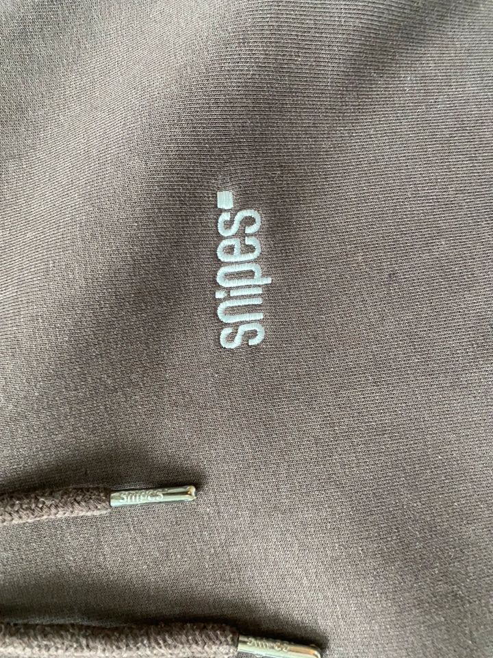 Basic Snipes Hoodie in Größe S in Sindelfingen