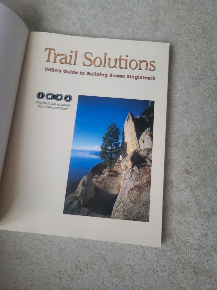Buch Trail Solutions: IMBAs Leitfaden zum Bau Singletrails MTB in Helsa