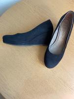 Pumps Tamaris, schwarz, Echtleder , Gr. 39 Leipzig - Schönefeld-Abtnaundorf Vorschau