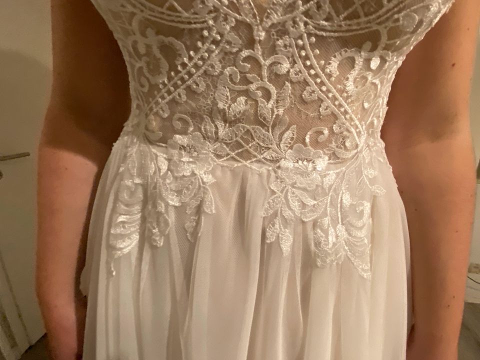 Brautkleid/Ausstellungsstück Herve Paris Amy Cappuccino EU40 in Alsdorf