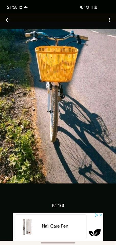 Fahrrad mit Korb in Köln