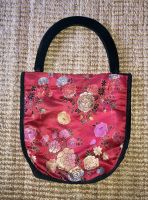 Rote Handtasche aus Stoff, mit Blumenmuster,chinesisches Design Hessen - Wiesbaden Vorschau