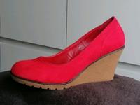>NEU< Street 39 Damen Pumps rot Keilabsatz, Keilpumps Hessen - Zierenberg Vorschau
