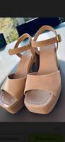 Unisa Damen Sandalen beige Velour Gr 39 neuwertig Bayern - Euerbach Vorschau