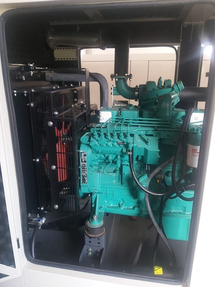 Notstromaggregat 100kVA 80kW Stromaggregat Stromerzeuger Neu in Hamburg