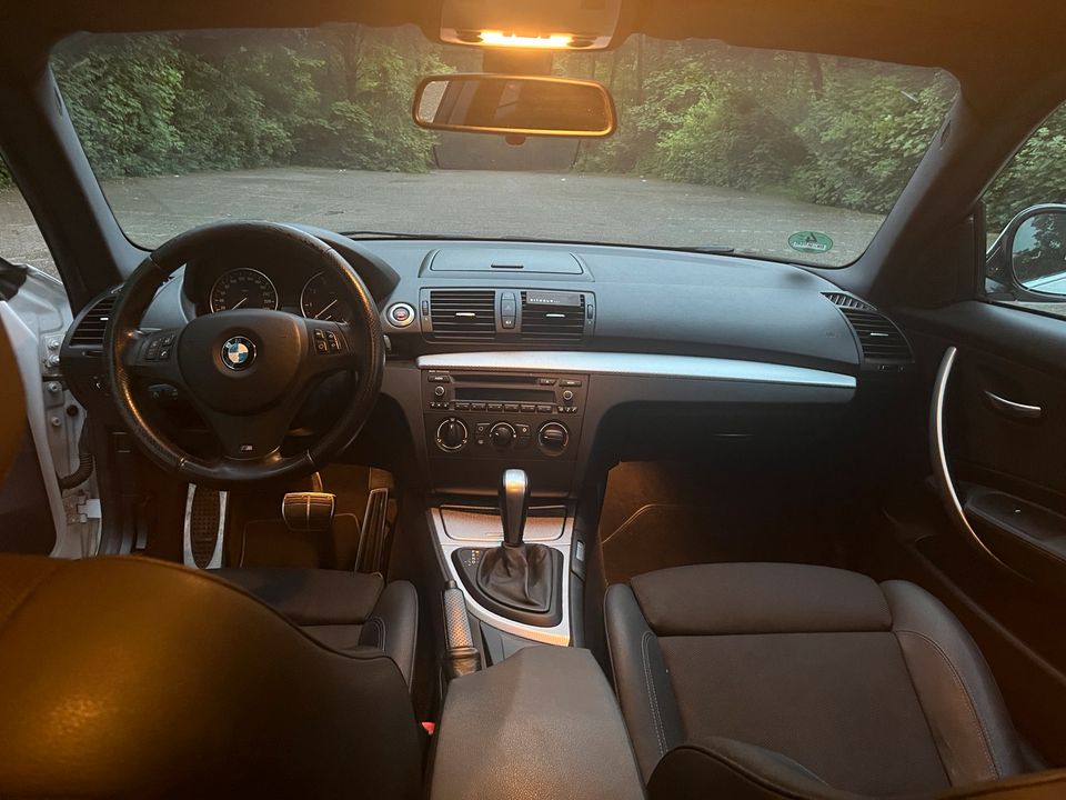 Bmw 120i /2010/ M-Paket in Duisburg