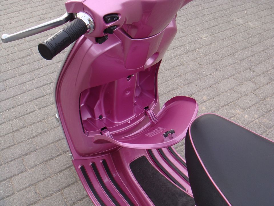 Vespa LX50 Pink Chic Limited Edition Sondermodell LX 50 in Berlin