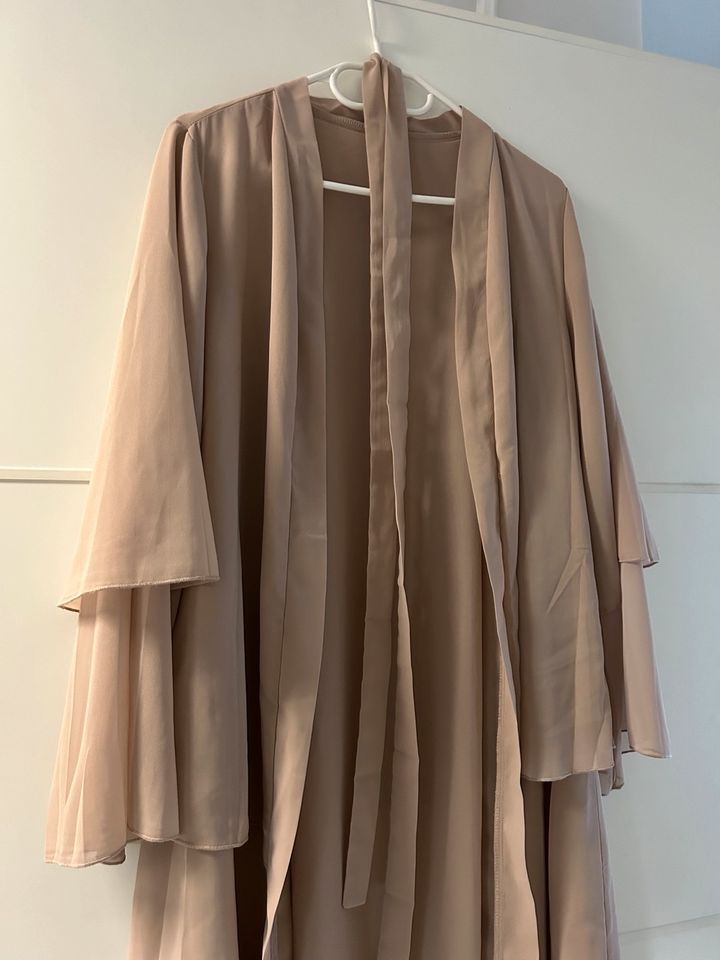 Abaya offen - Kimono - Jacke lang beige creme rosé in Hünfeld