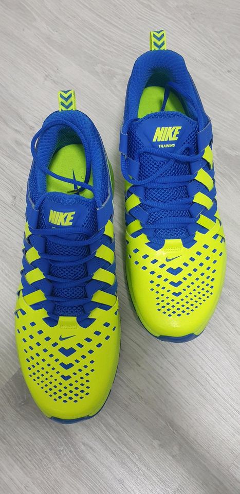 Nike Trainning Schuhe Größe 45,5 Neu! Sneaker Top Design ein  hin in Elsenfeld