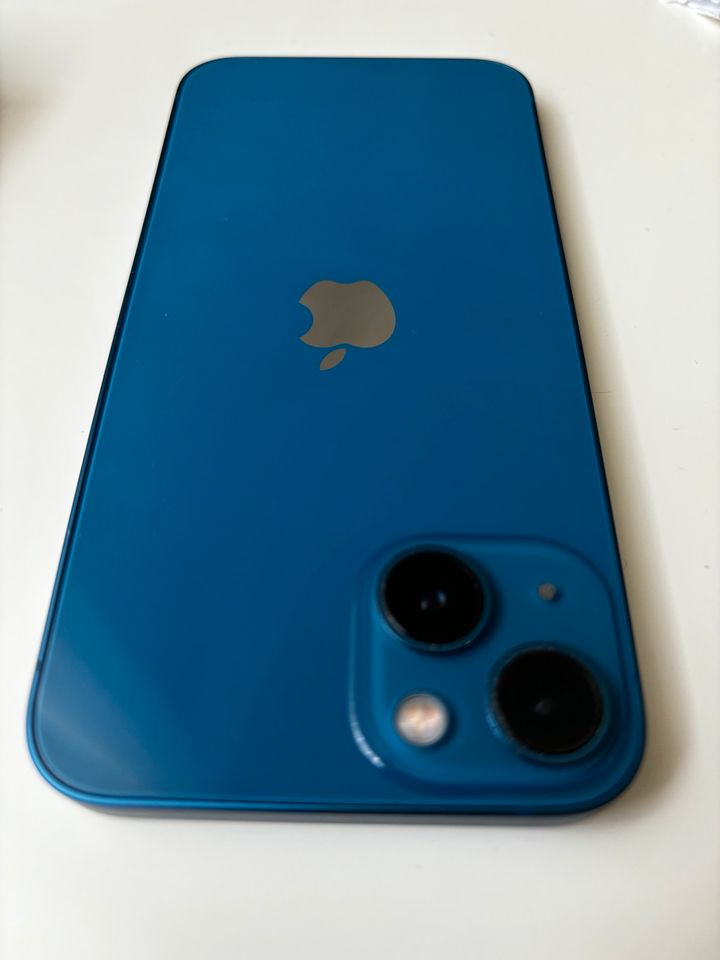 iPhone 13 / 128 GB / Midnight Blue in Baienfurt