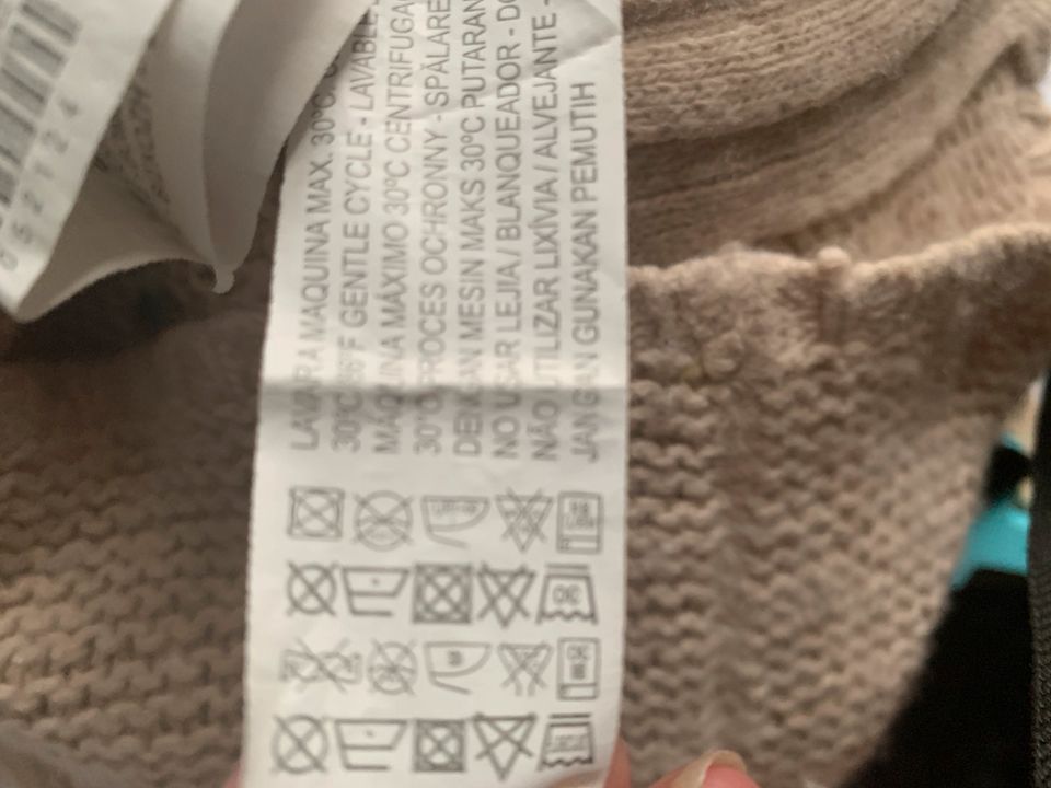 Zara Strickjacke Pullover 9-12 Monate , passt zu oeuf in Gründau