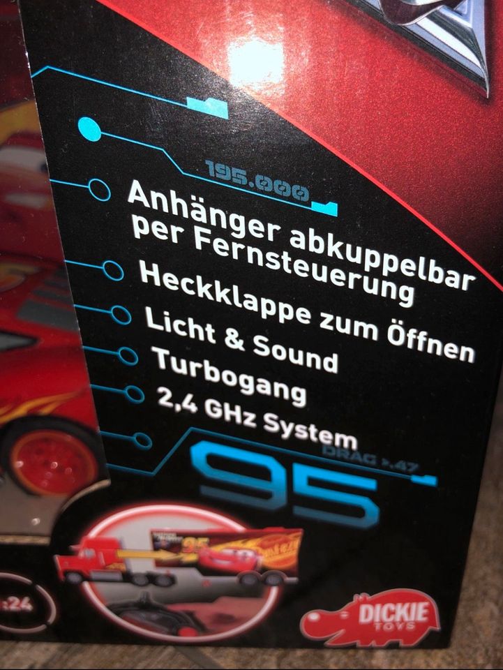 Ferngesteuertes Auto Truck + Lightning McQueen in Münzenberg
