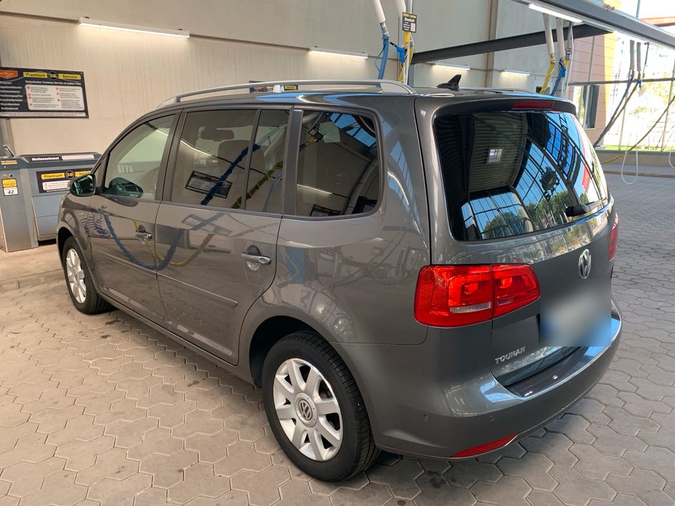 VW Touran 1,6 TDI in Saarbrücken