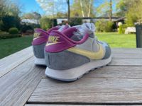 Nike Mädchen Sneaker Größe 36 UK 3,5 Hessen - Neu-Isenburg Vorschau