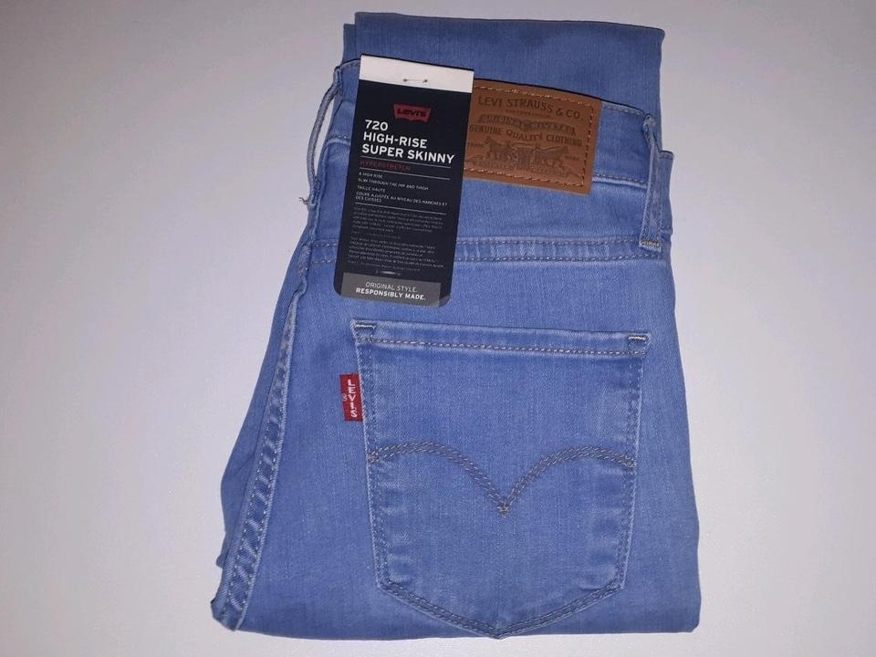 Neu ovp Levi's 720 High Rise Super Skinny Jeans 24/30 blau in Villmar
