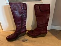 Verkaufe rote Lederstiefel m. Plateausohle Fly London Gr.  38 Berlin - Pankow Vorschau