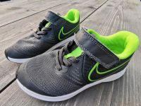 Nike Turnschuhe Sportschuhe Größe 29,5 Baden-Württemberg - Mühlhausen-Ehingen Vorschau