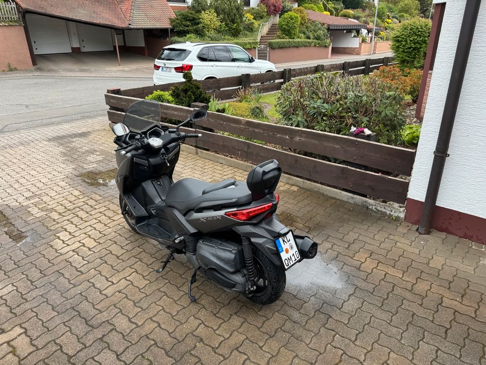 Yamaha XMAX 400 in Queidersbach