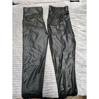 2x Lederleggings Damen Schwarz Größe XL Bayern - Vilsbiburg Vorschau