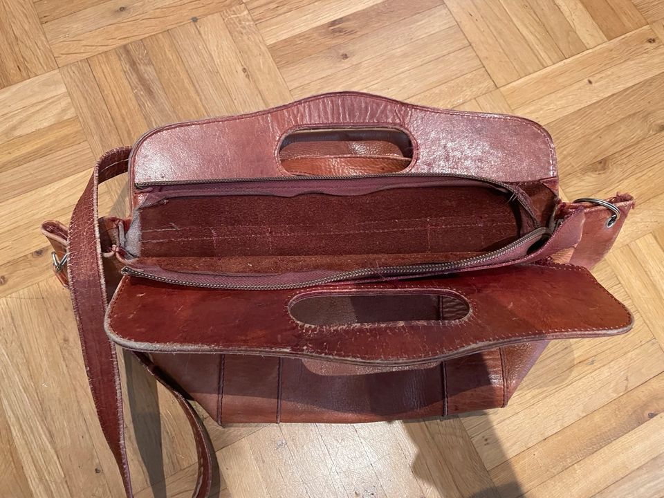 Ledertasche Umhängetasche groß Leder Handtasche Vintage in Frankfurt am Main