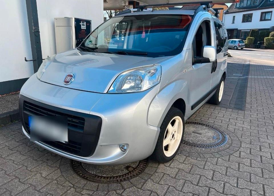 Abbildung des Autos Fiat Fiorino Qubo Van&#x…