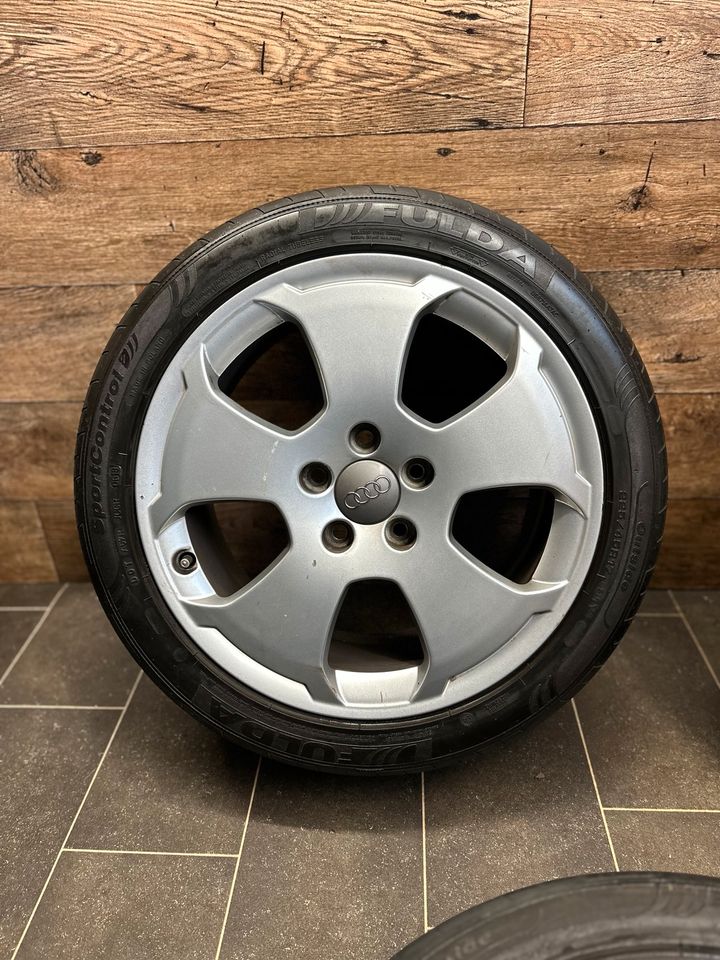 Sommerräder Alufelgen Felgen Audi A3 8P 17 Zoll 225 45 R17 5x112 in Halle