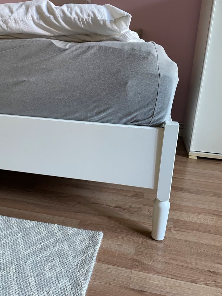 Ikea Bett 1,60x2,00m in Stelle