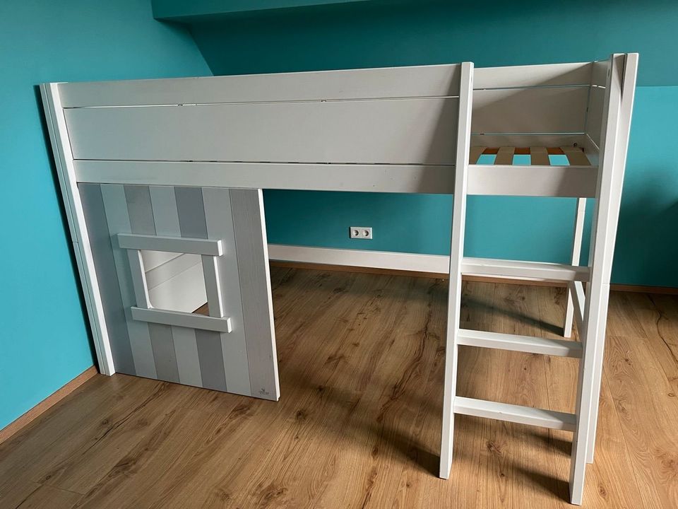 Lifetime Kidsroom halbhohes Bett mit Seitenteilen und Leiter in Dessau-Roßlau