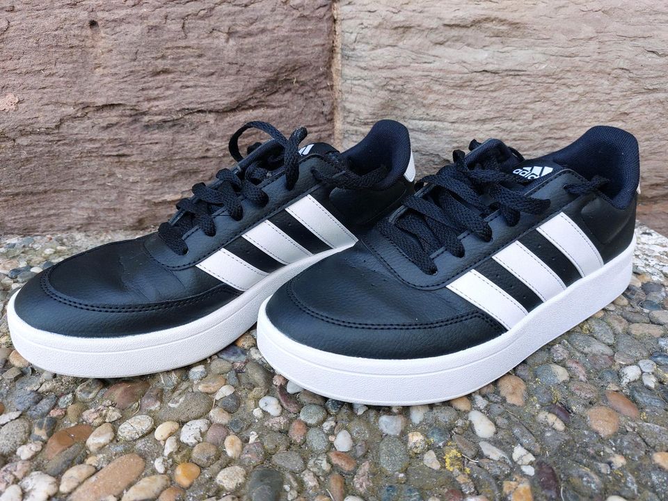 Adidas Sneakers Gr. 40 2/3 in Vaihingen an der Enz