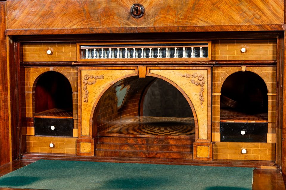 Konischer Biedermeier Sekretär um 1840 in Stahnsdorf