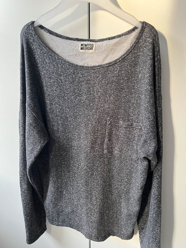 Weekday Pullover Sweater Gr. M Medium in Berlin