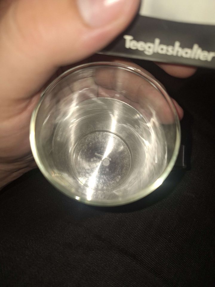 Teeglashalter mit Teeglas aus Edelstahl in Nördlingen