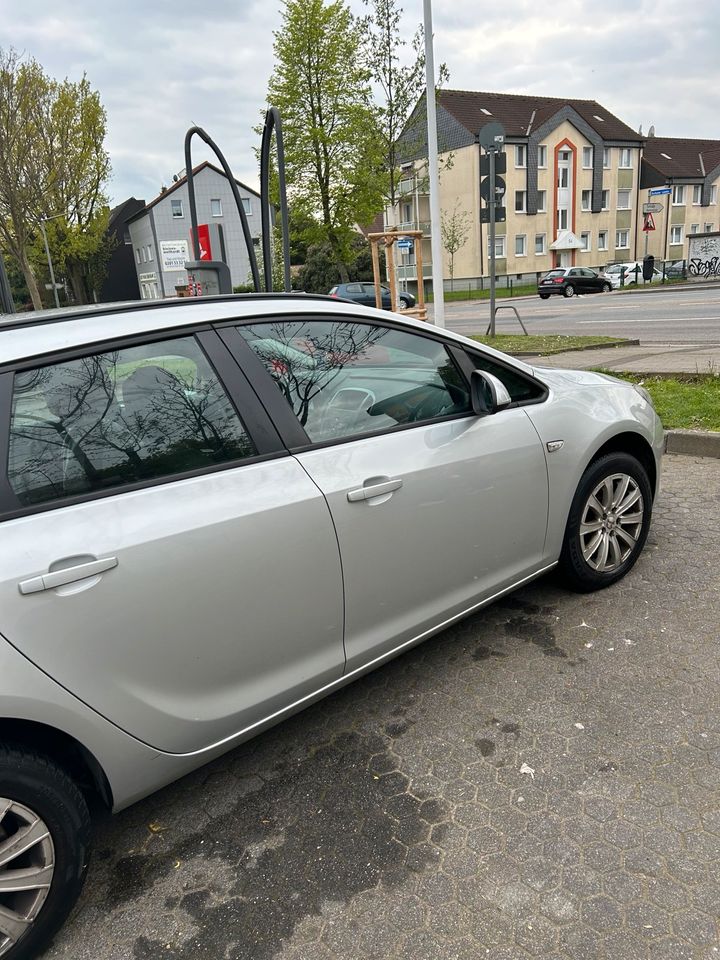 Opel Astra Sportstourer 1.6 CDTI in Essen