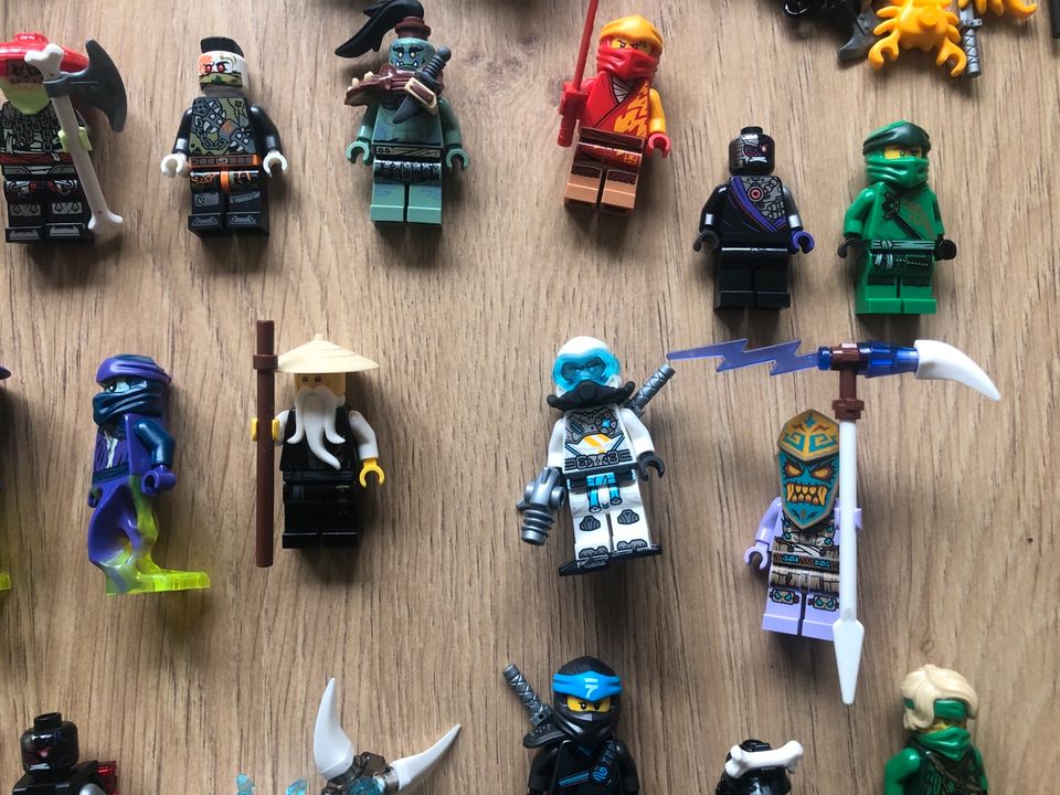 LEGO Ninjago Minifiguren  38 Stück in Bochum
