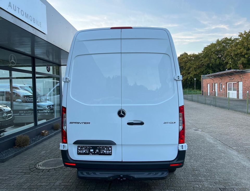 Mercedes-Benz Sprinter 311 CDI*AHK*3-Sitzer*L2H2 in Wilhelmshaven