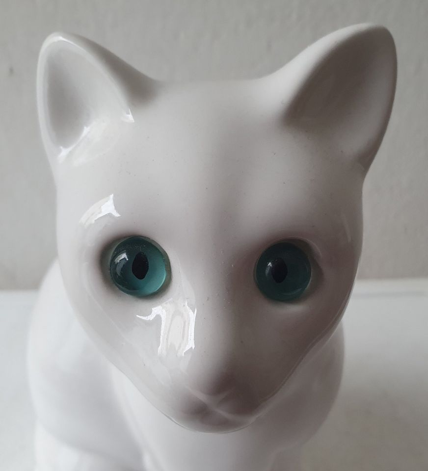 weiße Katze von sia, Porzellan, Made in Portugal,vintage,s. Fotos in Lübeck