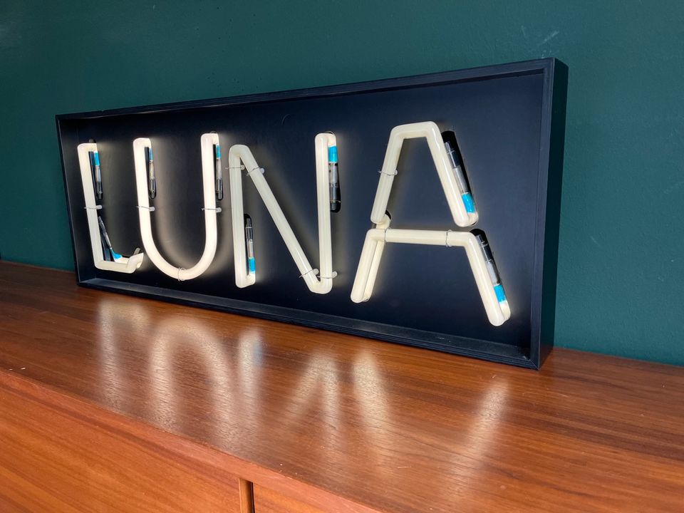 Neonbuchstaben Leuchtbuchstaben Luna Lampe Licht Dekoration in Hamburg