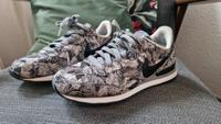 Nike Internationalist Floral 38,5 Leipzig - Knautkleeberg-Knauthain Vorschau
