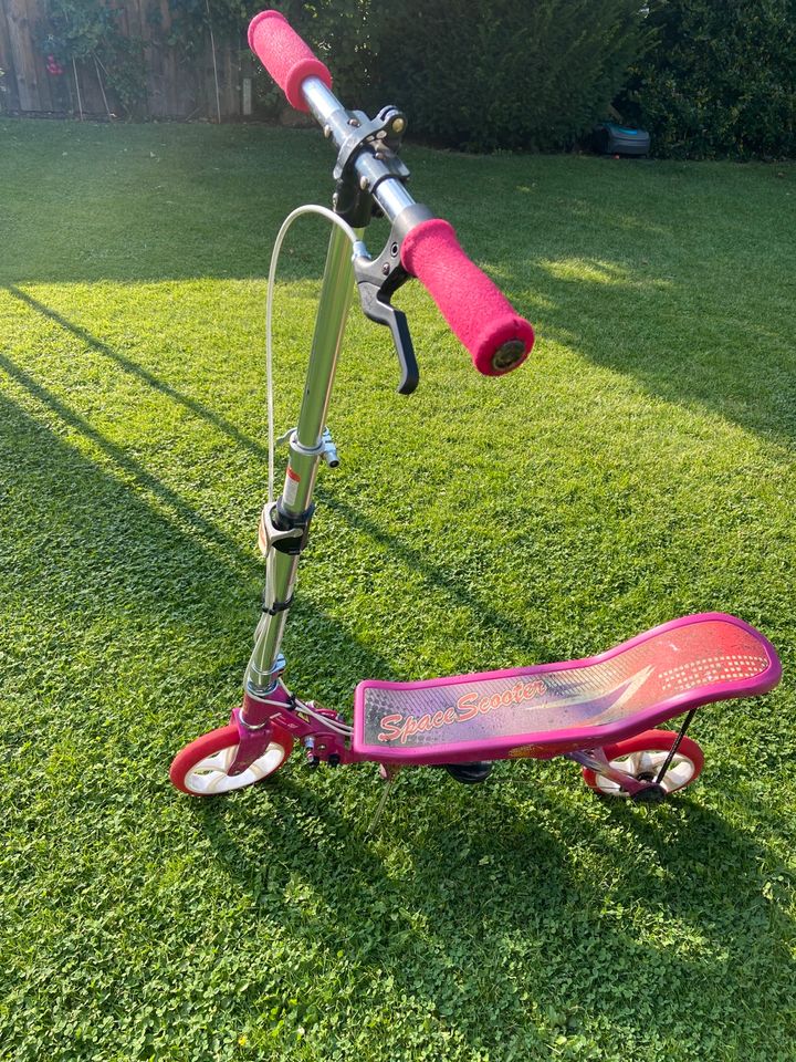 Space Scooter X580 pink Wipproller Roller in Monheim am Rhein