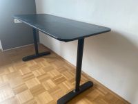 Schreibtisch / Schwarzer, massiver höhenverstellbarer Tisch München - Milbertshofen - Am Hart Vorschau