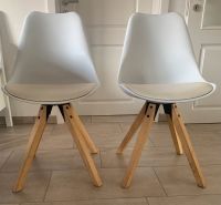Stühle aus Kunststoff in weiß, Sitzfläche gepolstert Nordrhein-Westfalen - Borken Vorschau