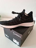Neue ungetragene Sneaker Victory Größe 42 Leipzig - Böhlitz-Ehrenberg Vorschau